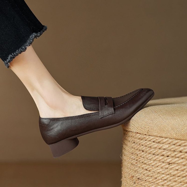 New Retro Pointed Toe Flat Bottom Slip-on Loafers