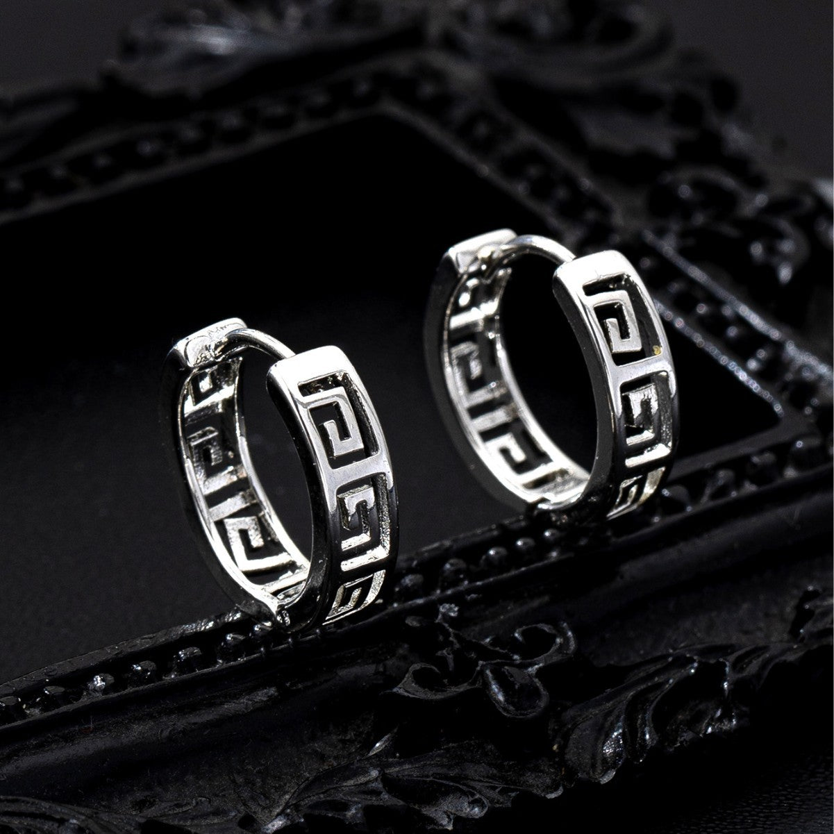 Retro Ethnic Style Earrings Women's Electroplated Gold Tibetan Silver Great Wall Pattern