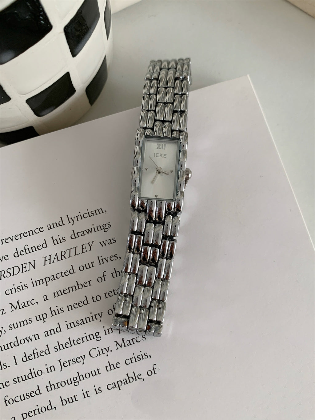 Bracelet-style High-grade Mid-ancient Exquisite Ins Watch For Women