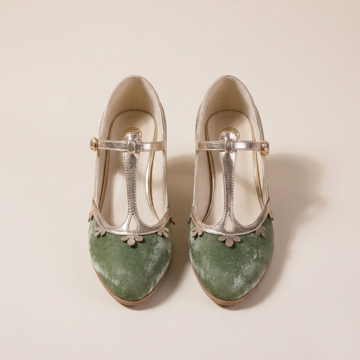 Retro Velvet V Neck Platform Heels With Double Color Petal Decoration Delicate Stiletto Flats With Two-color Option Elegant Party And Daily Wear Women S Shoes Comfortable And Versatile Everyday Fla
