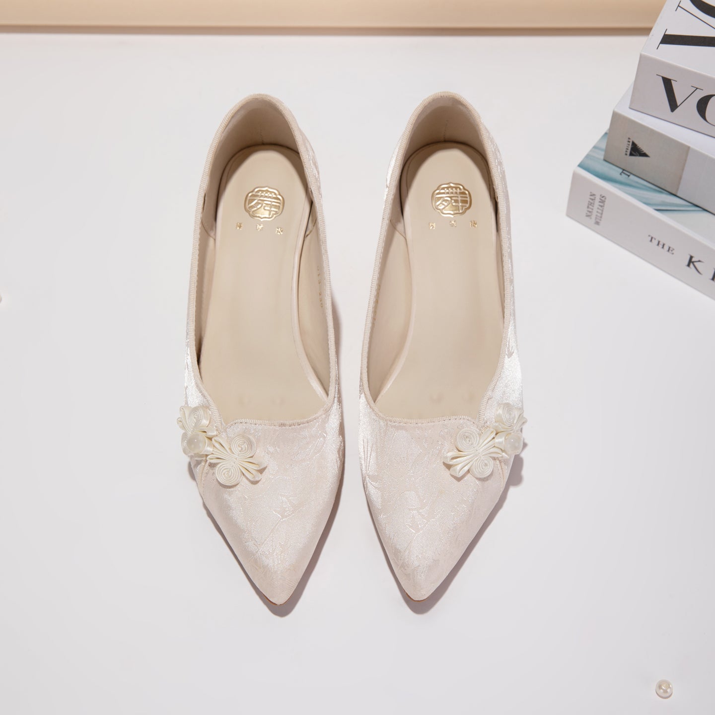 White Black Jacquard Pointed Toe Kitten Heel Pumps, Elegant Floral Accent Women's Dress Shoes  Ivory Black Wedding & Party Pumps