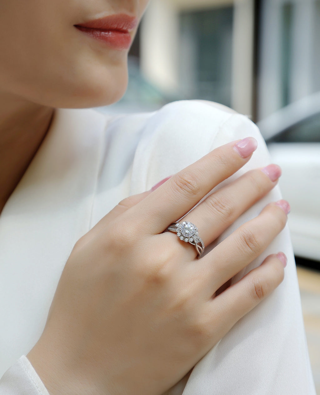 1Snow Lotus - A Fashionable And Luxurious Jewelry Piece Set With 2-carat Moissanite S925 Sterling Silver And Platinum-plated Diamond Prohibit TikTok sales