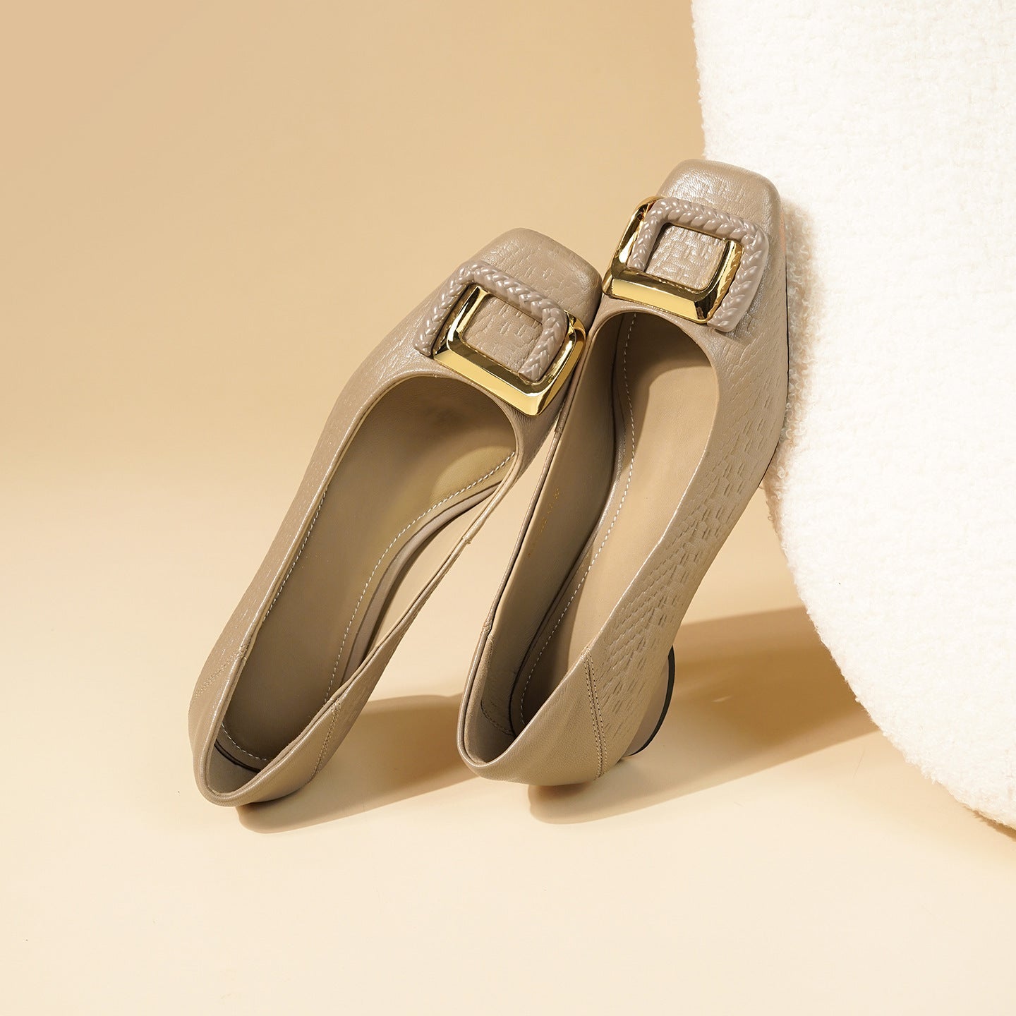 Sheepskin Shallow Mouth Women's Mid-heel Shoes