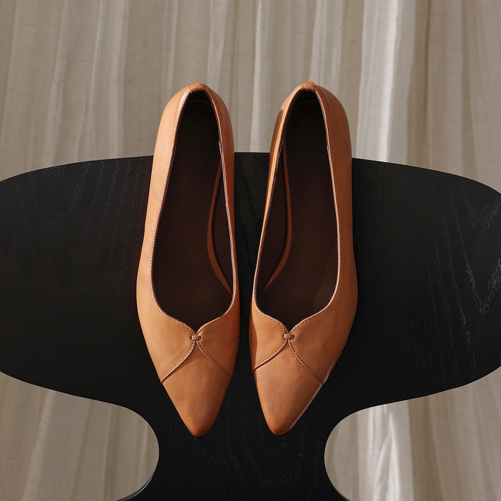 Women's Washed Full-Grain Cowhide Kitten Heel Pumps, Pointed Toe Handcrafted Leather Dress Shoes
