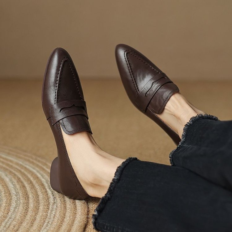 New Retro Pointed Toe Flat Bottom Slip-on Loafers