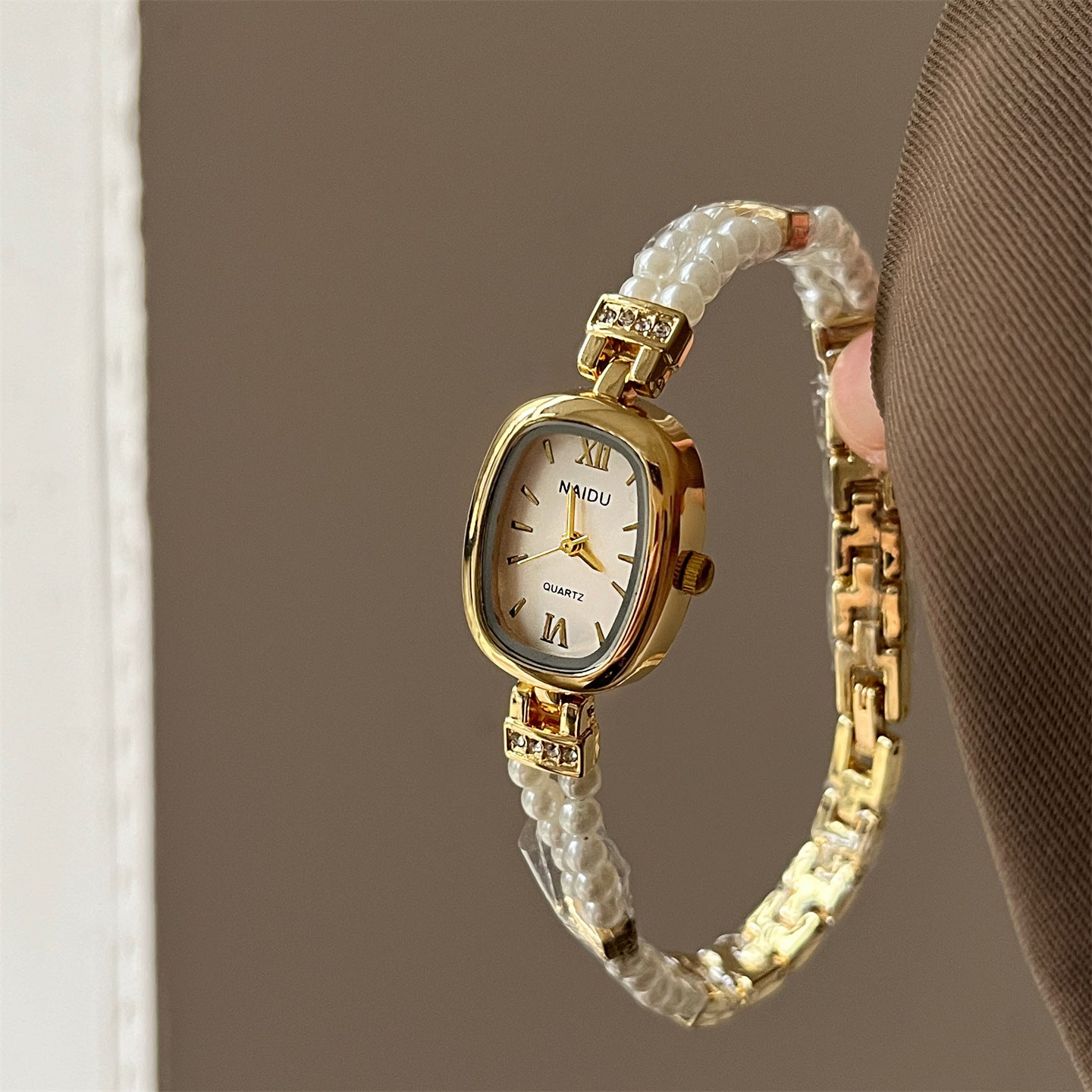 Women's Oval Disk Simple Fashion Pearl Watch
