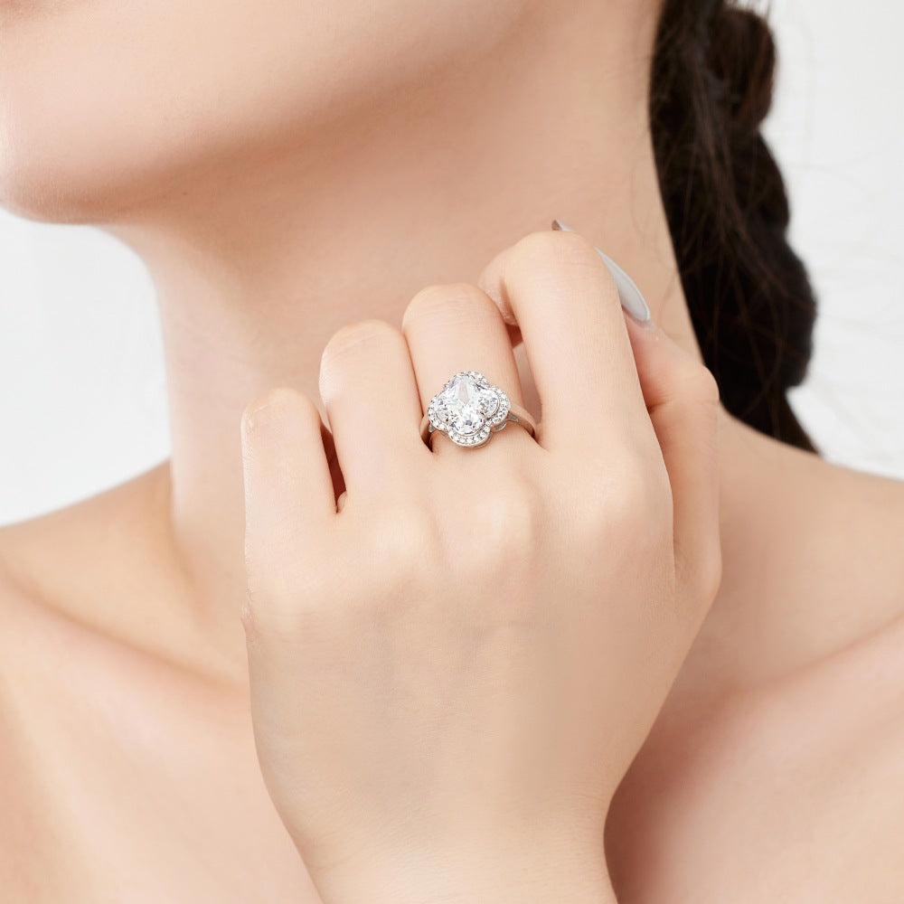 Luxurious And Personalized Flower Stud Earrings