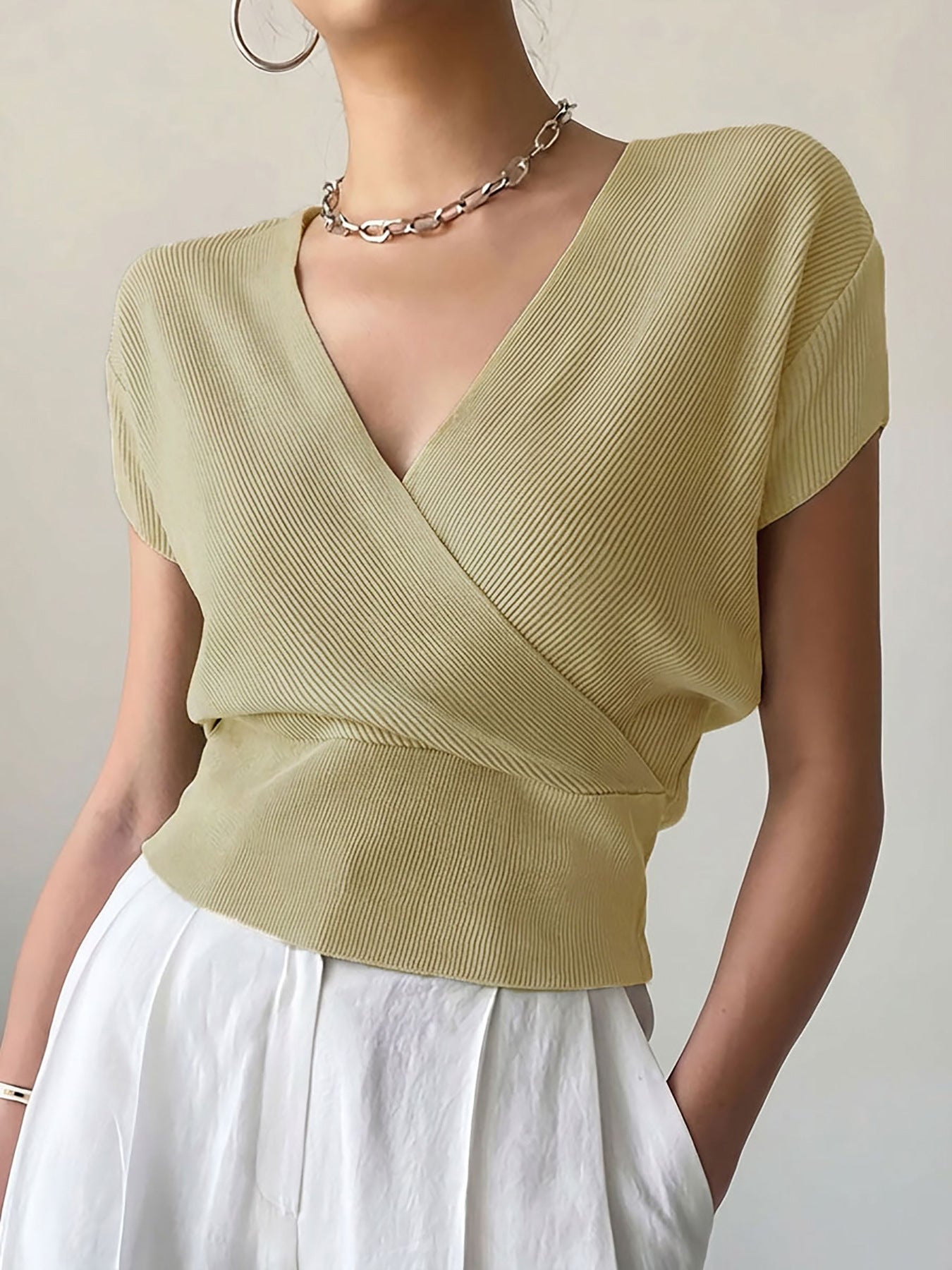 V-neck Knitted Short-sleeve High-waisted Loose T-shirt Knitted Top