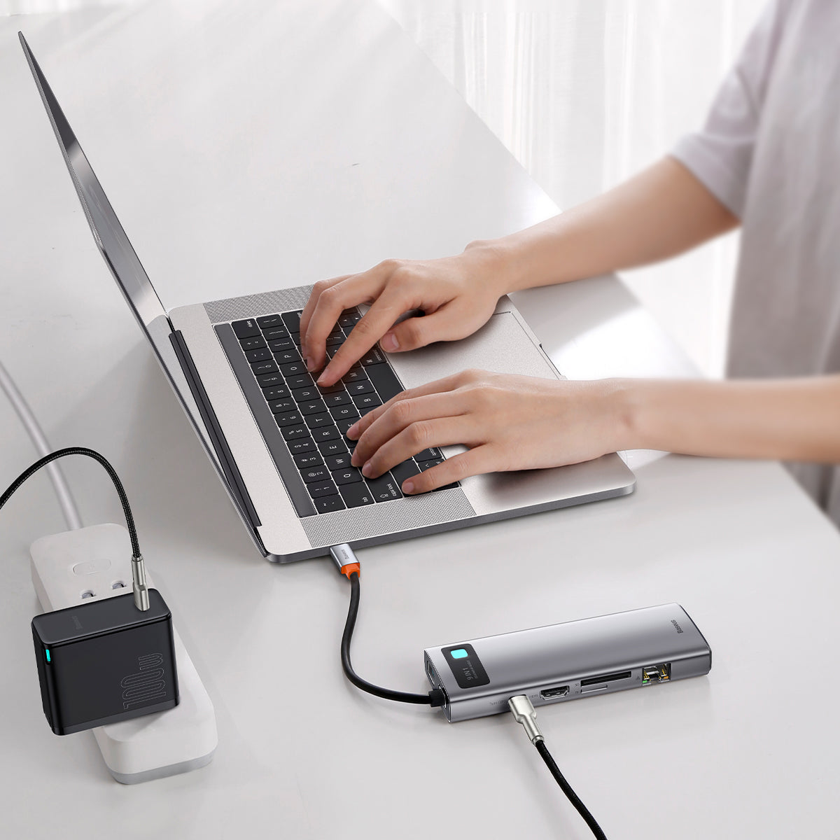 9 In 1 Multifunctional Type C HUB Docking Station Space Gray