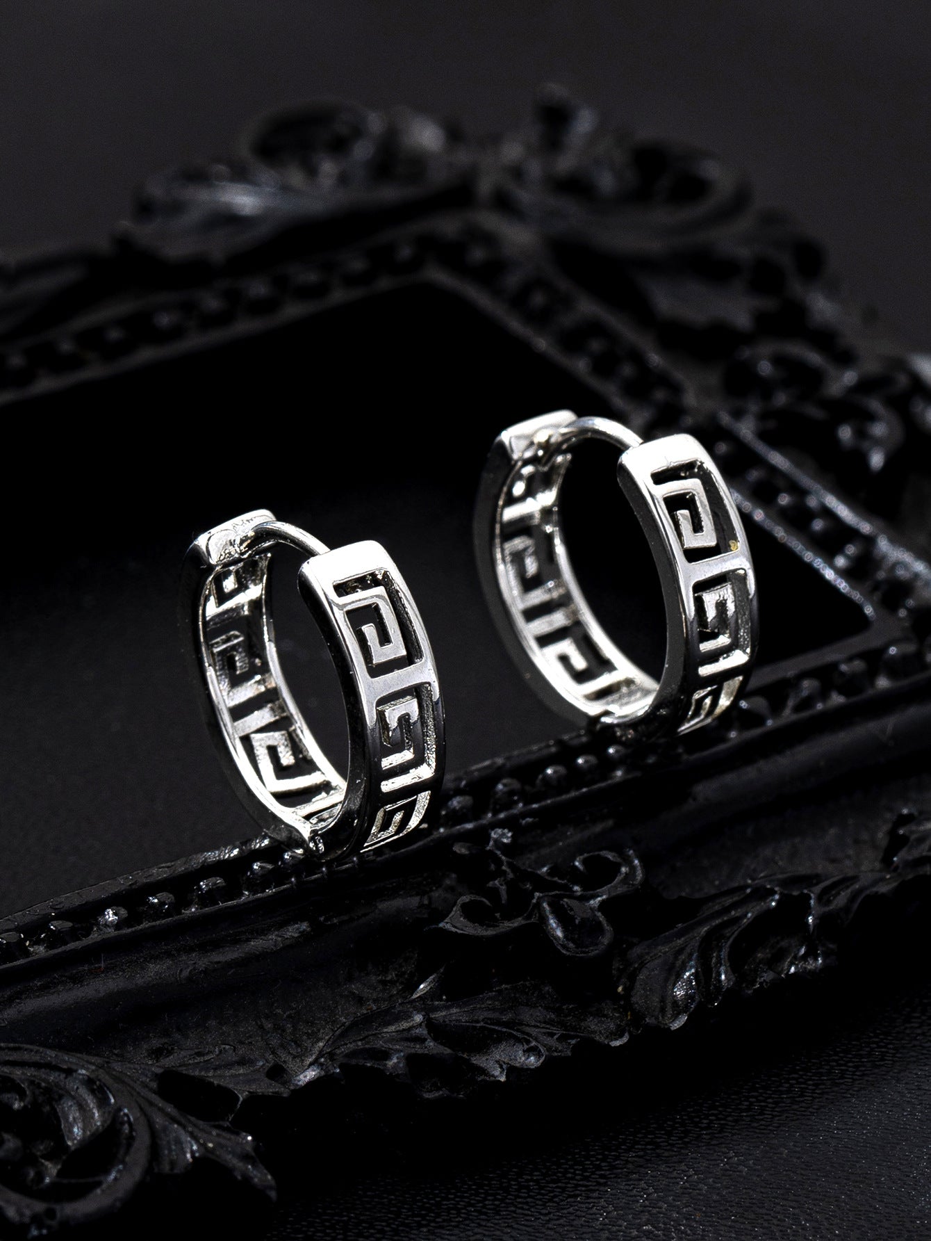 Retro Ethnic Style Earrings Women's Electroplated Gold Tibetan Silver Great Wall Pattern