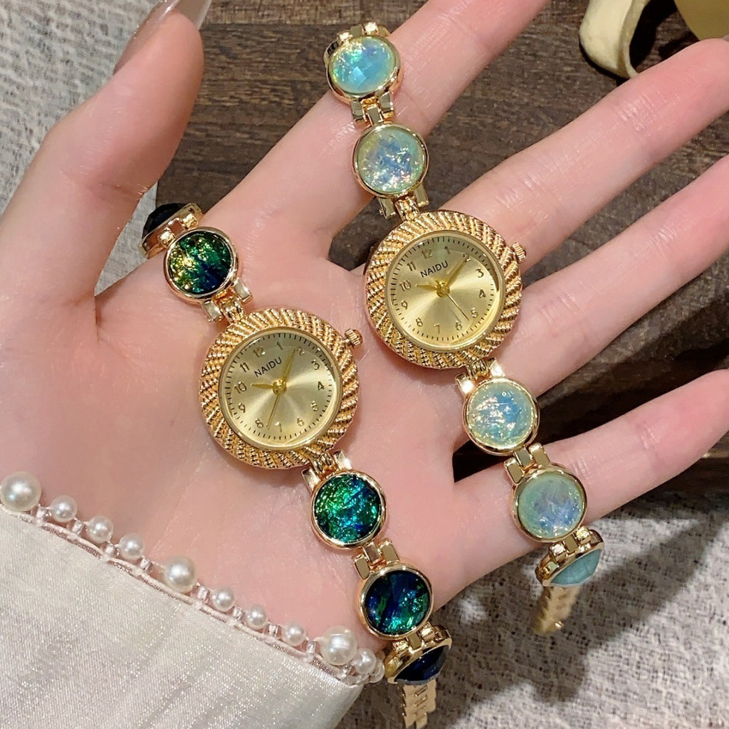Women's Quartz Watch With Elegant Design
