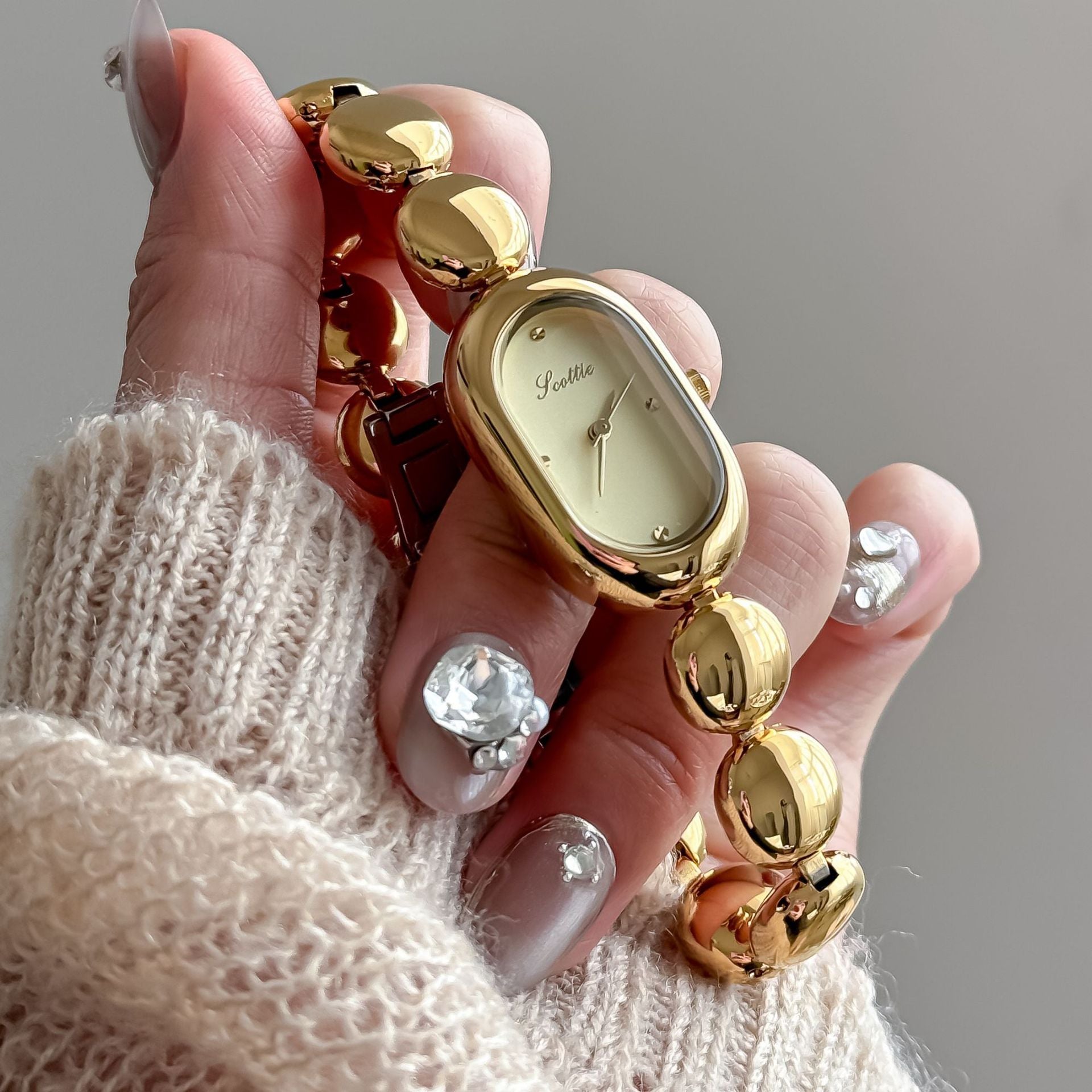 Good-looking Gold Elegant Oval Women's Watch Bracelet