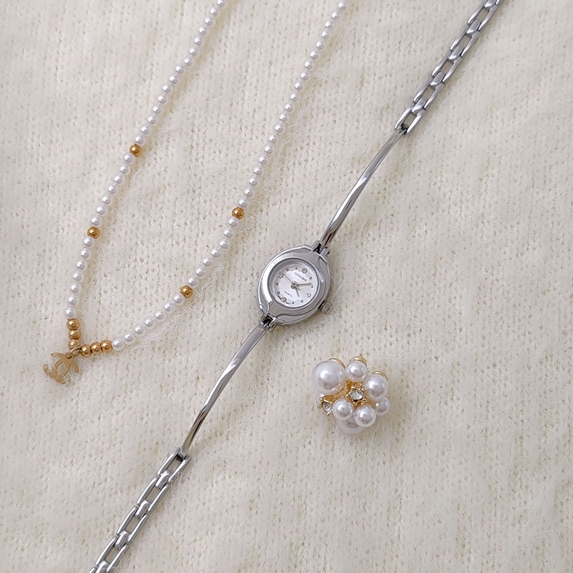 Small Bracelet Women's Watch Simple Good-looking Quartz Watch