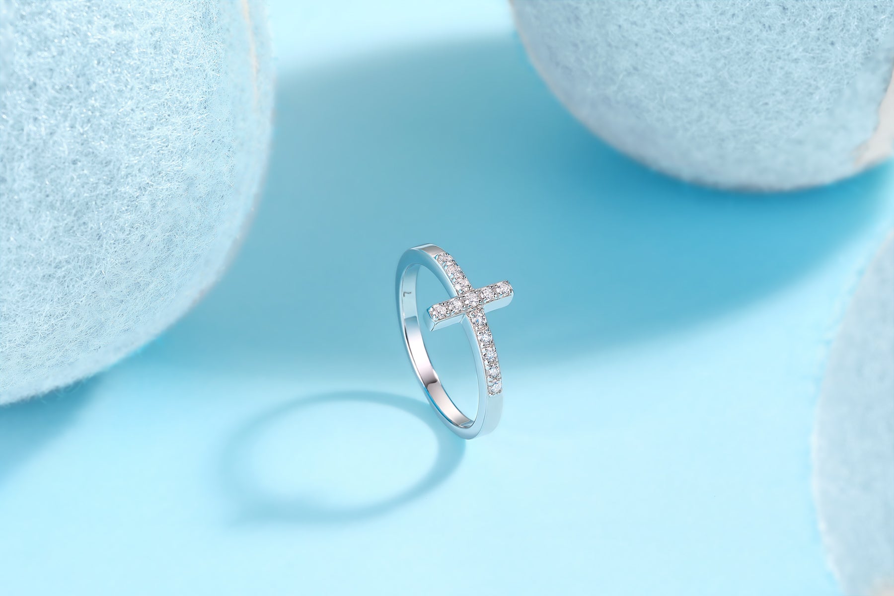1Holy Light Cross - A Fashionable And Luxurious Jewelry Piece Set With Moissanite S925 Sterling Silver And Platinum-plated Diamond Prohibit TikTok sales